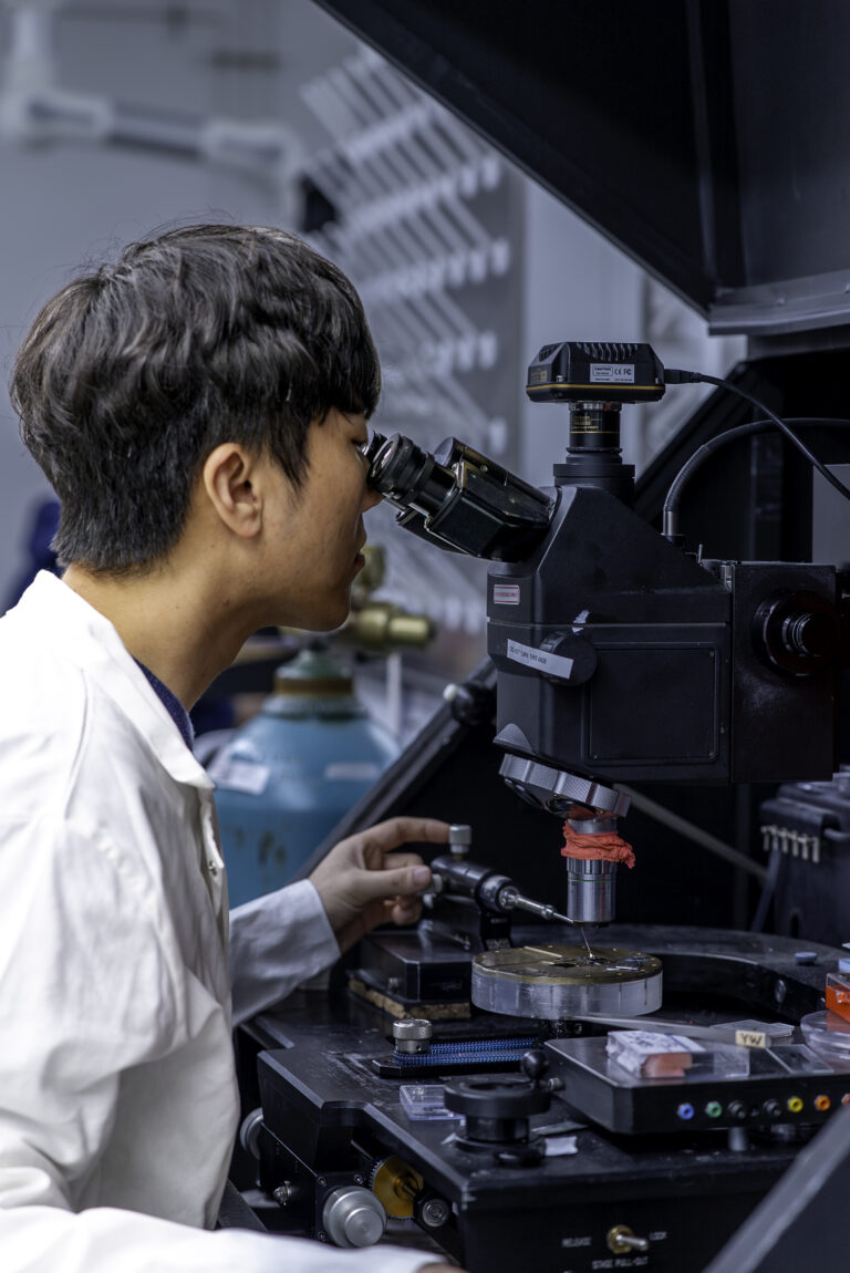 250214 Shin Lab Gustavo 4 768x1150