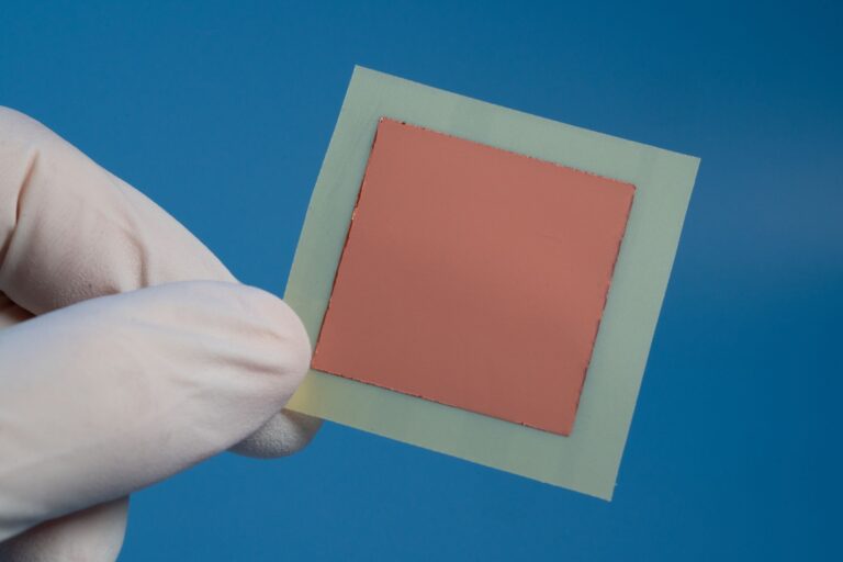 Laser-sintered screen-printed copper layers on FR4 Laser-sintered screen-printed copper layers on FR4